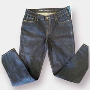 NWT Old Navy Mid Rise Jeans Size 6 Regular  Super Skinny